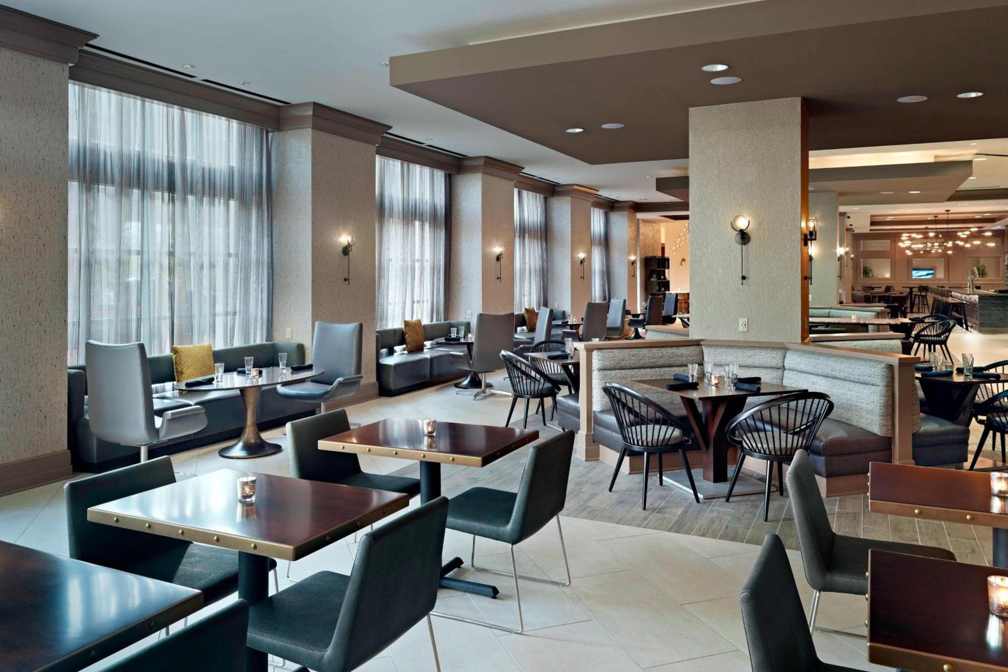 Отель Atlanta Marriott Альфаретта Экстерьер фото
